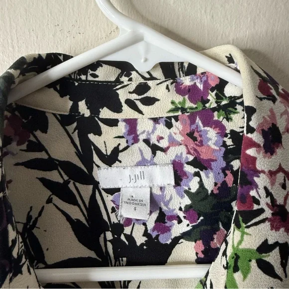 J Jill Cream Floral Dark Button Front Long Sleeve Blouse - Picture 3 of 6
